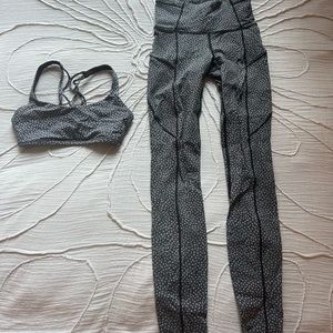 Lululemon workout set, in a really fun gray pattern.